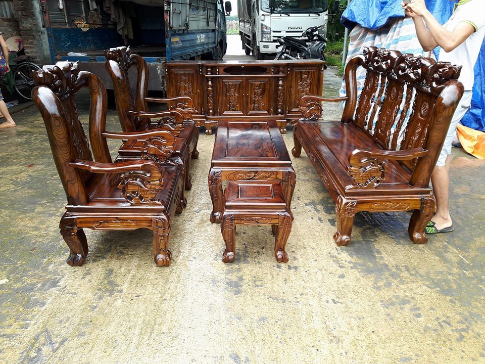 Bàn ghế gỗ tràm + kệ tivi giá chỉ 11 triệu - Ảnh 3